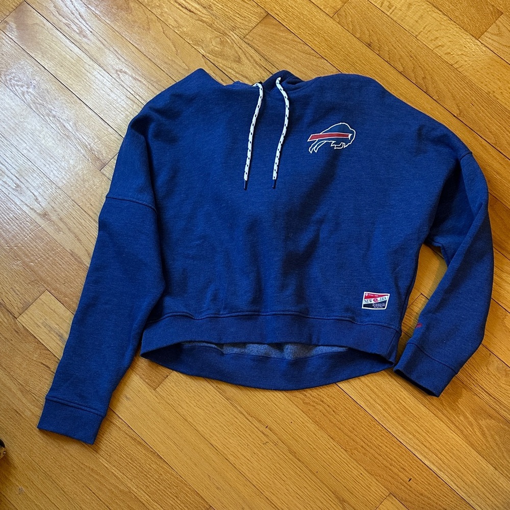 Team Apparel Navy Blue Buffalo Bills Cropped Hoodie